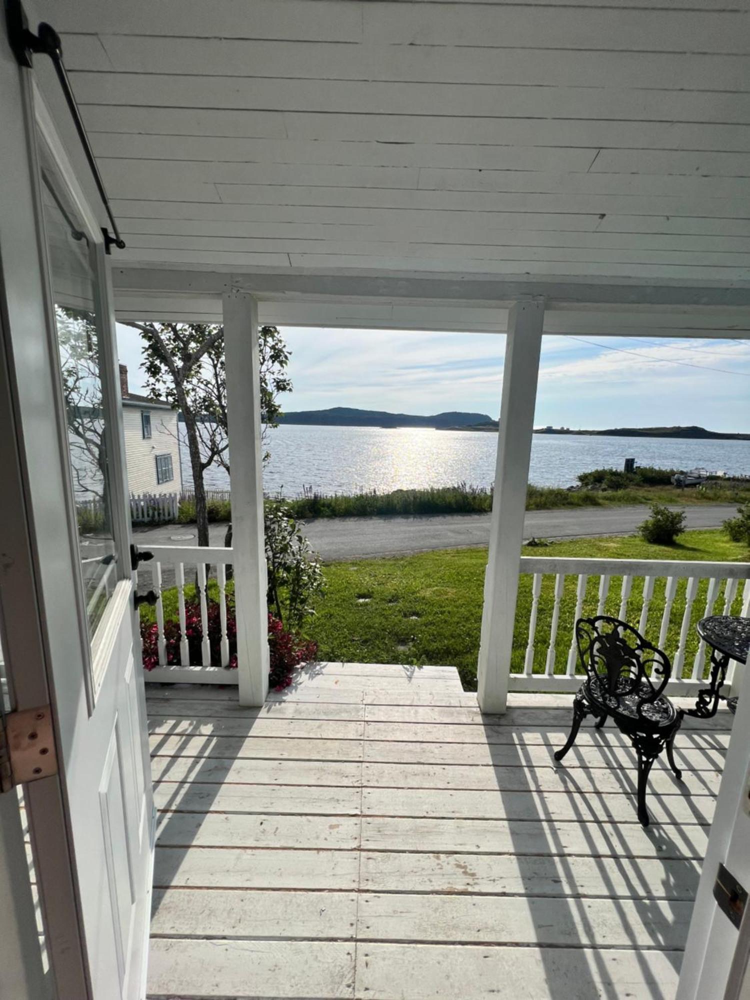 Kelly'S Landing Hotel Trinity Exterior photo